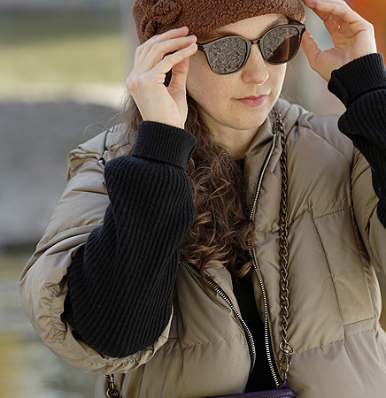 Onna. Sportliche Mütze aus Mikrofaser und Wollteddy.