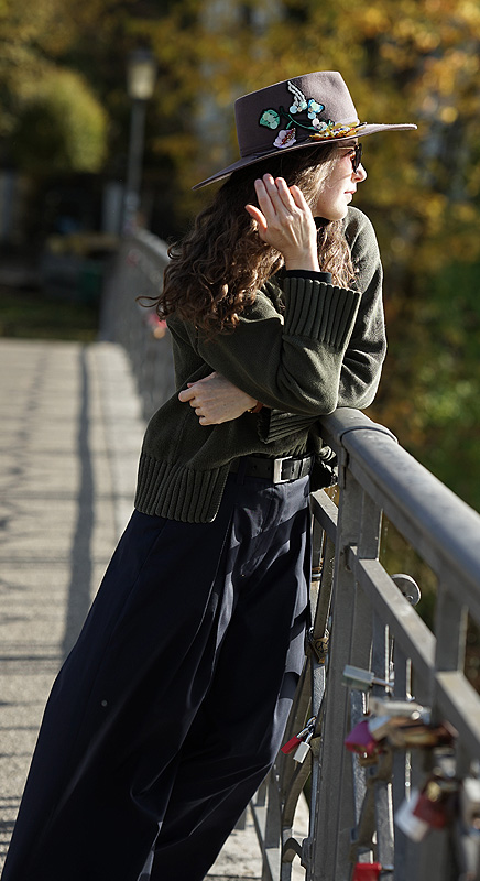 Jasper. Mit dem Filzhut werden Sie gesehen. Jasper. Mit dem Filzhut werden Sie gesehen.