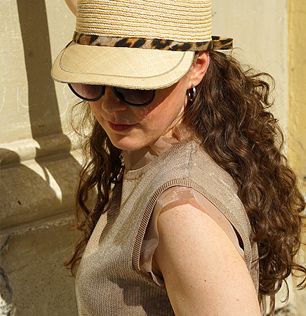 Nena. Lässige Schirmkappe mit Leopardenlook. Die Größe ist variabel.