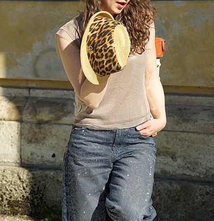 Leo. Knautschiger, kleiner Strohhut für zwischendurch.