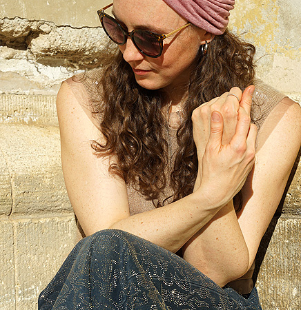 Juli. Praktisches Stirnband aus feinem Leinenjersey.